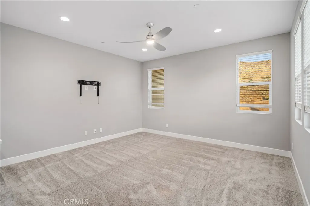 25051 Hidden Willow Circle, Canyon Country, California 91387 home-pic-27